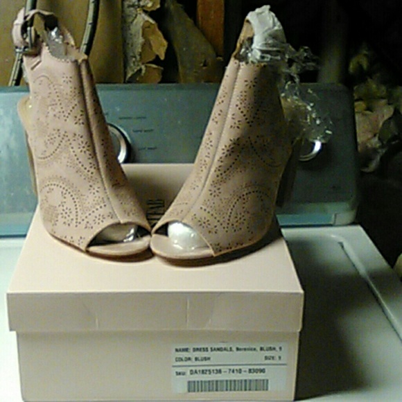 Sandals - Picture 4 of 7